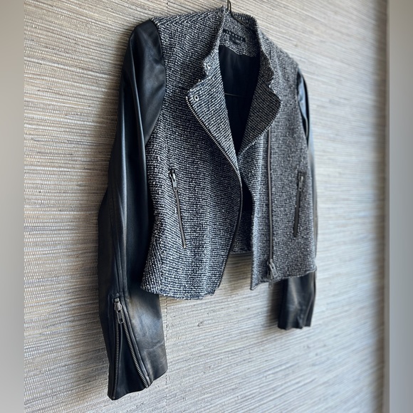 Theory Boucle Tweed Asymmetrical Lambskin Sleeve Moto Jacket Size 2 - Picture 8 of 10